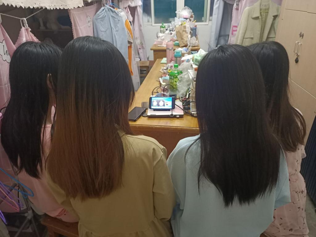 说明: C:\Users\Administrator\Desktop\文学院多举措开展精准就业指导服务行动\直播截图\QQ图片20220512111057.jpg